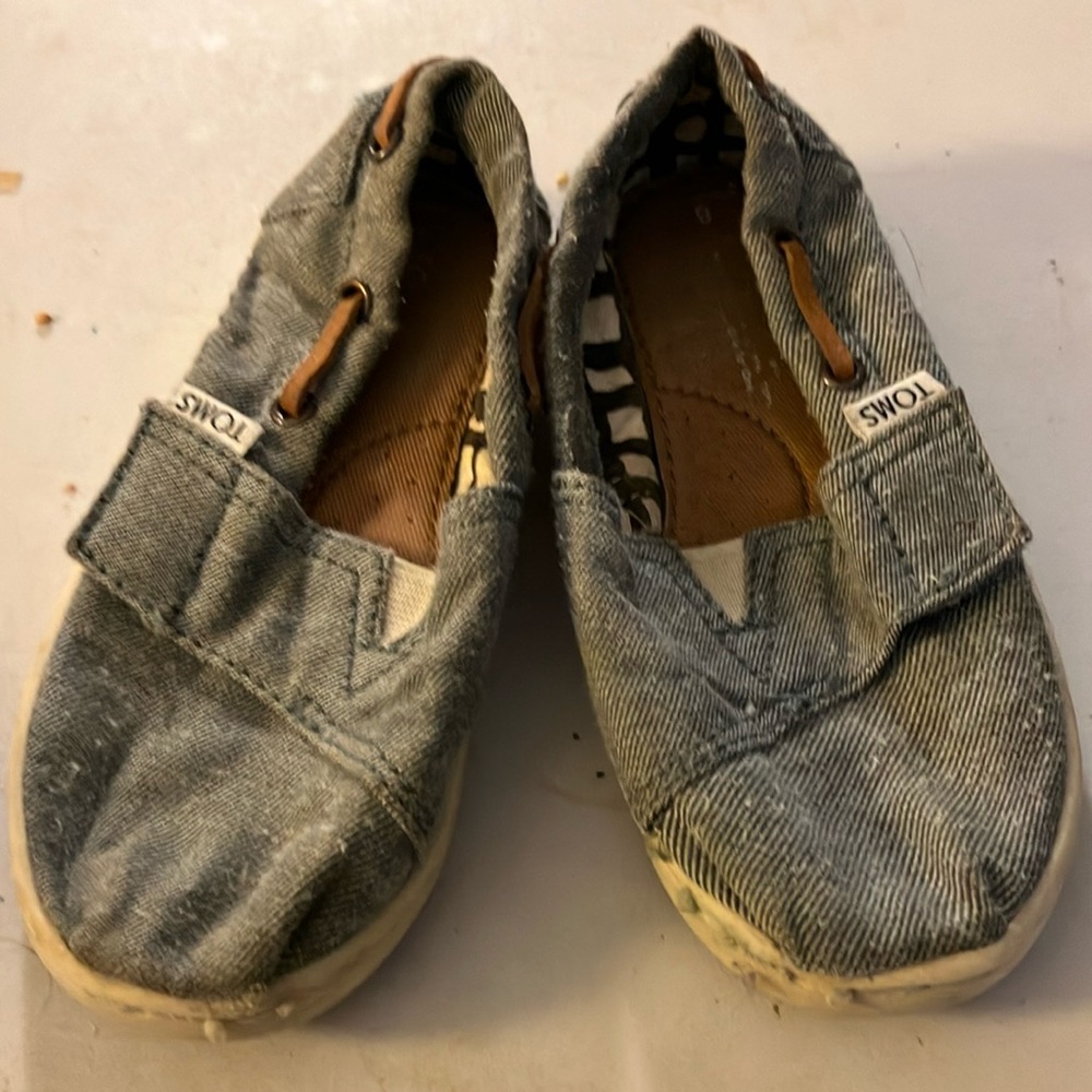 Chambray toms